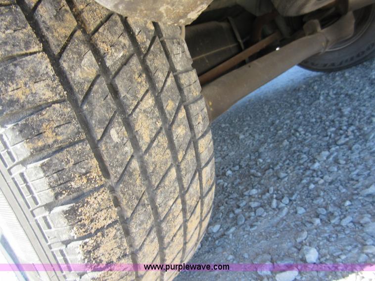 image for item I1929 2000 Ford Windstar van