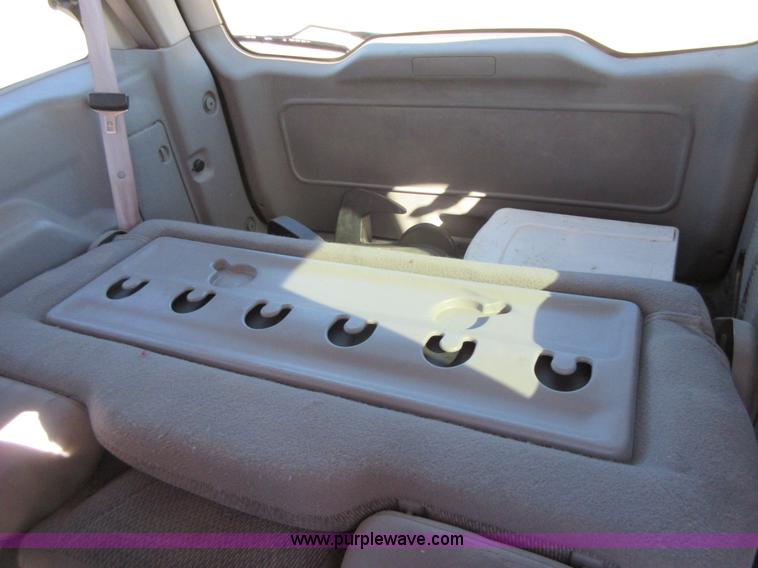 image for item I1929 2000 Ford Windstar van