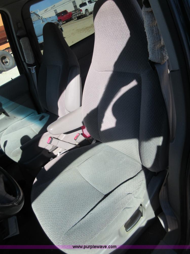 image for item I1929 2000 Ford Windstar van