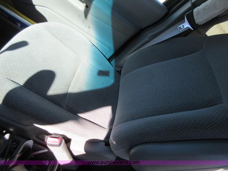 image for item I1929 2000 Ford Windstar van