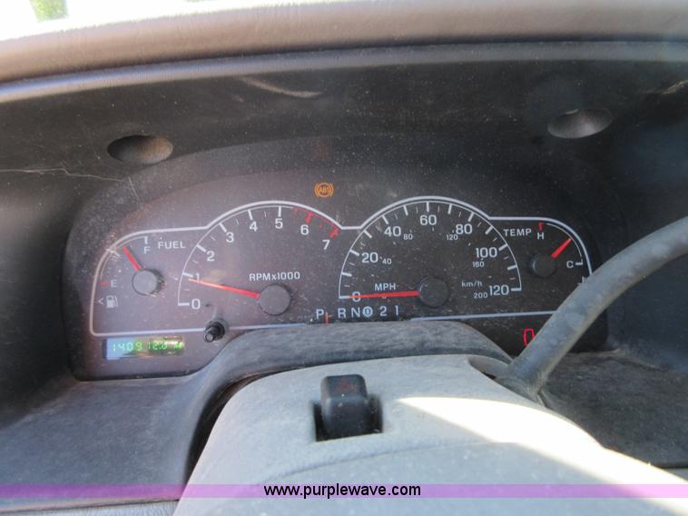 image for item I1929 2000 Ford Windstar van