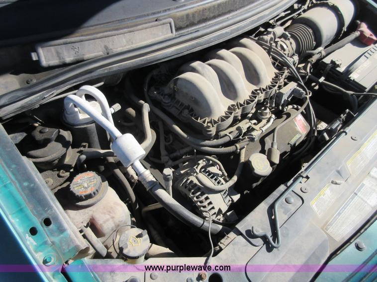 image for item I1929 2000 Ford Windstar van