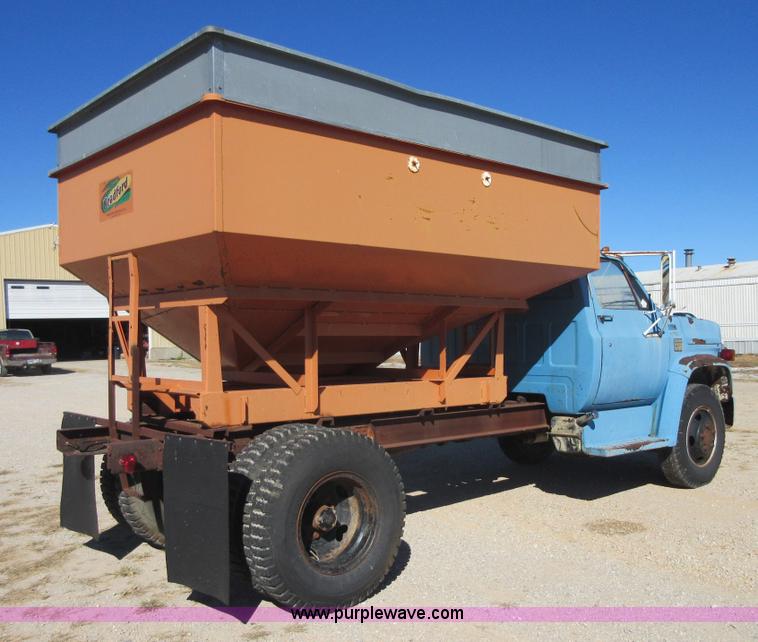 image for item I1931 1976 Chevrolet C60 feed truck