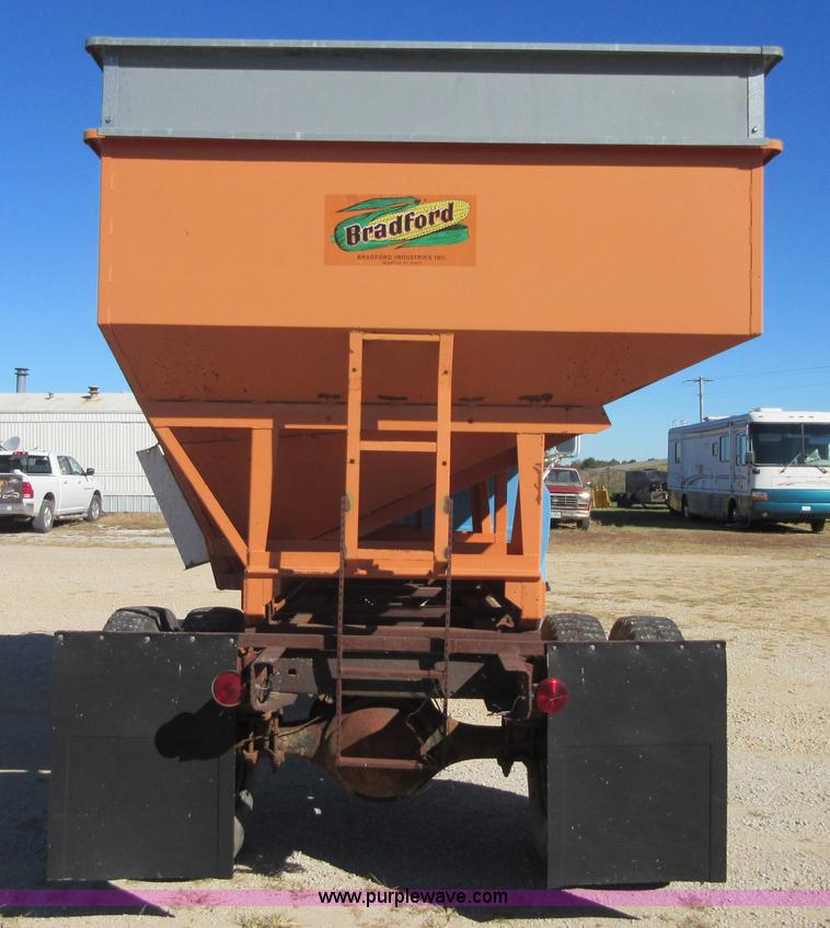 image for item I1931 1976 Chevrolet C60 feed truck