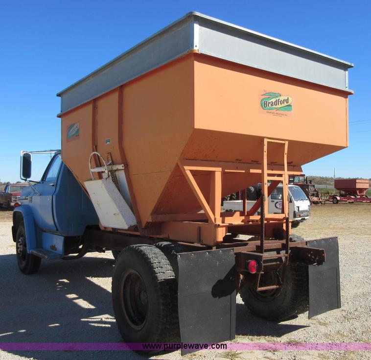 image for item I1931 1976 Chevrolet C60 feed truck