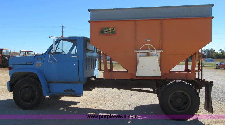 image for item I1931 1976 Chevrolet C60 feed truck