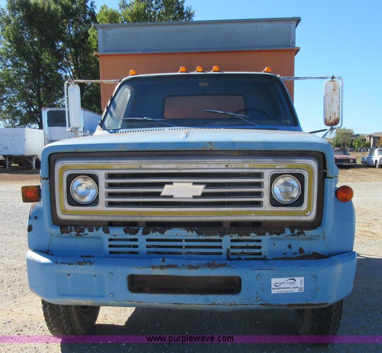image for item I1931 1976 Chevrolet C60 feed truck