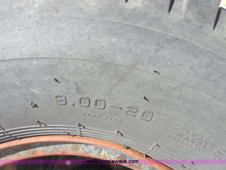 image for item I1931 1976 Chevrolet C60 feed truck