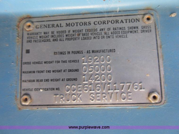 image for item I1931 1976 Chevrolet C60 feed truck