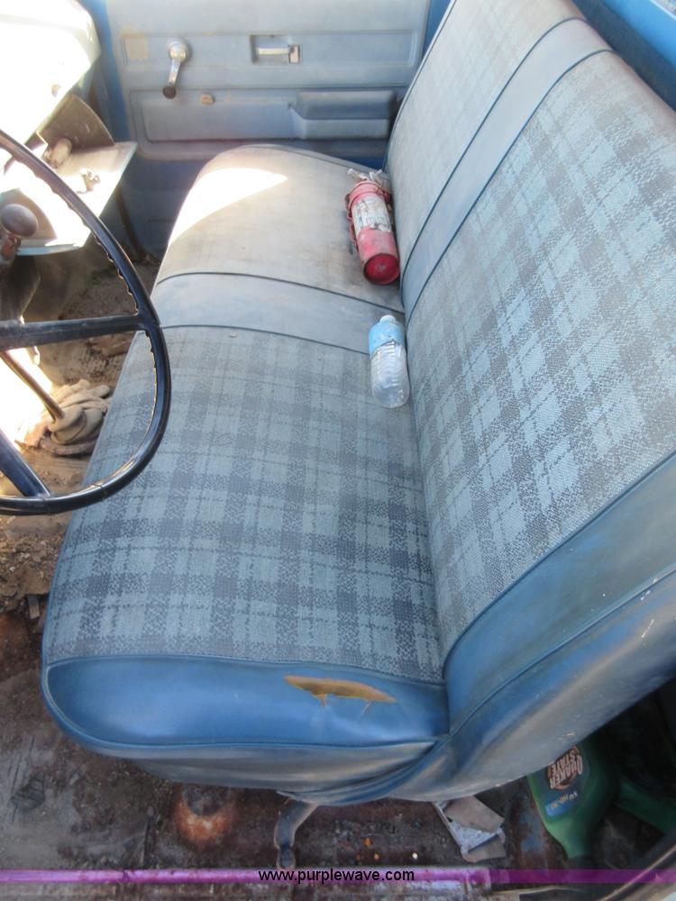 image for item I1931 1976 Chevrolet C60 feed truck