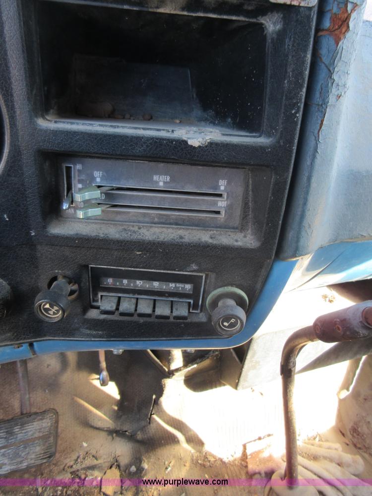 image for item I1931 1976 Chevrolet C60 feed truck