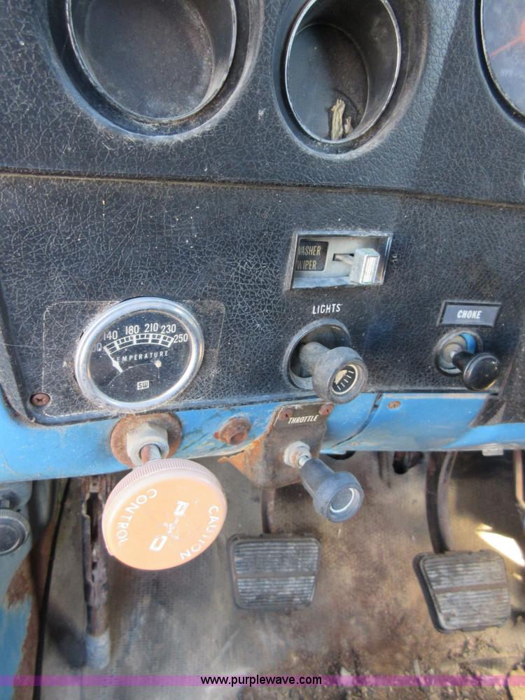 image for item I1931 1976 Chevrolet C60 feed truck