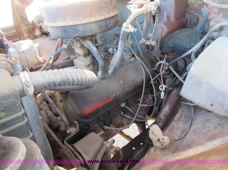 image for item I1931 1976 Chevrolet C60 feed truck