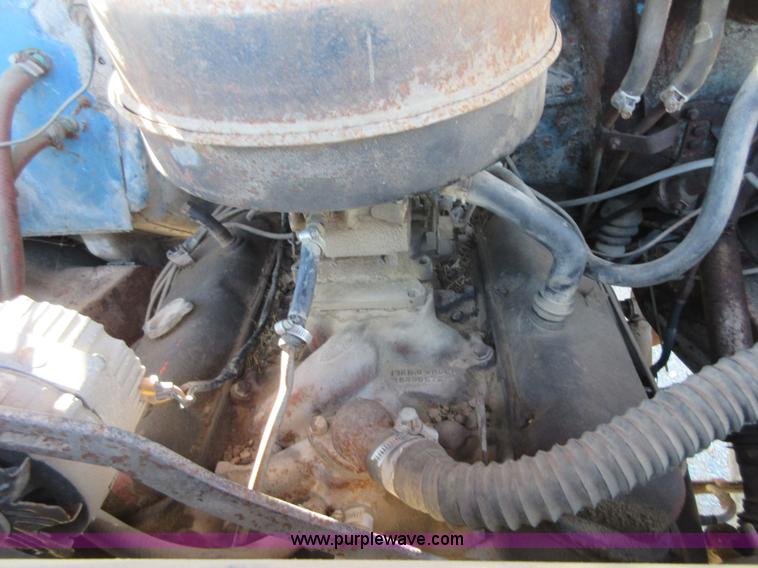 image for item I1931 1976 Chevrolet C60 feed truck