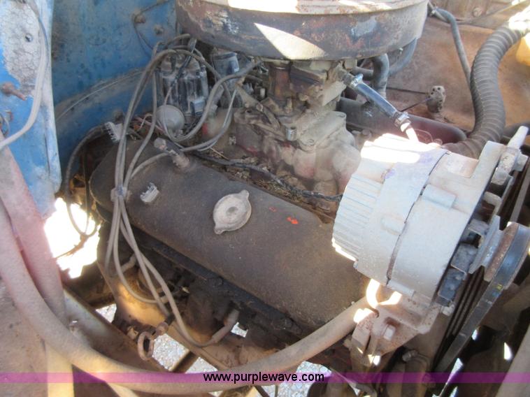 image for item I1931 1976 Chevrolet C60 feed truck