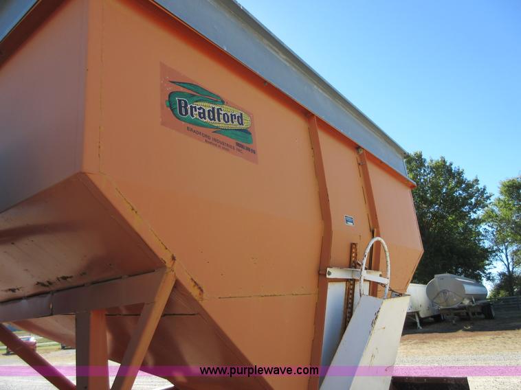 image for item I1931 1976 Chevrolet C60 feed truck