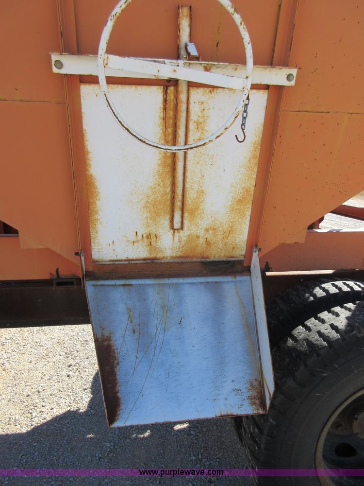 image for item I1931 1976 Chevrolet C60 feed truck