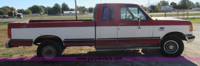 image for item I1932 1991 Ford F250 HD SuperCab pickup truck