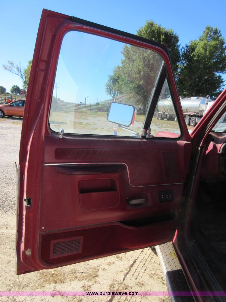 image for item I1932 1991 Ford F250 HD SuperCab pickup truck