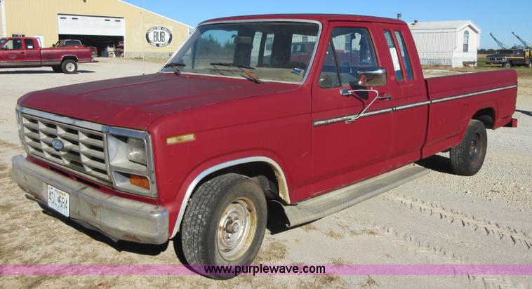image for item I1935 1985 Ford F150 SuperCab pickup truck