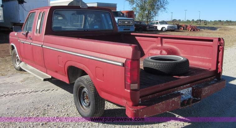 image for item I1935 1985 Ford F150 SuperCab pickup truck