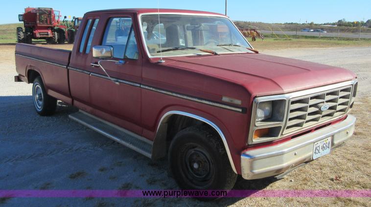 image for item I1935 1985 Ford F150 SuperCab pickup truck
