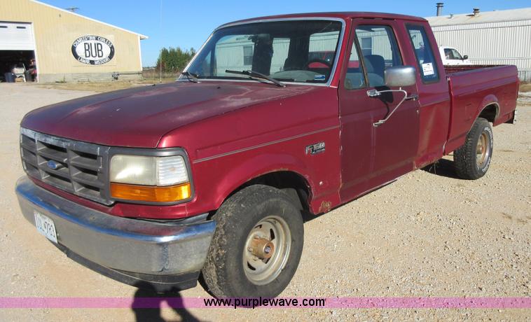 image for item I1936 1993 Ford F150 SuperCab pickup truck