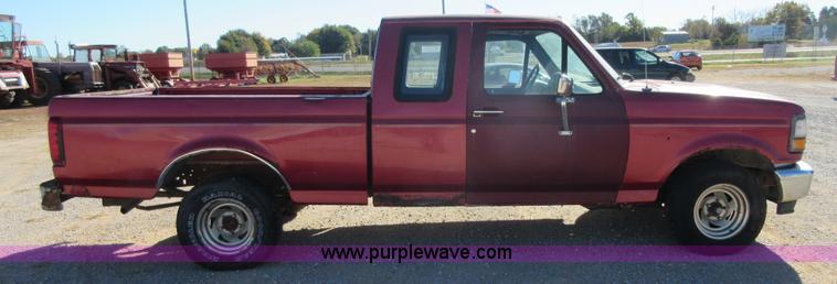 image for item I1936 1993 Ford F150 SuperCab pickup truck