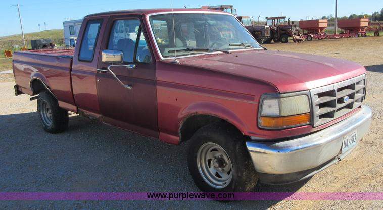 image for item I1936 1993 Ford F150 SuperCab pickup truck