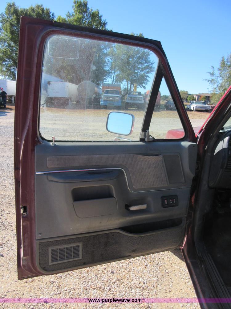 image for item I1936 1993 Ford F150 SuperCab pickup truck