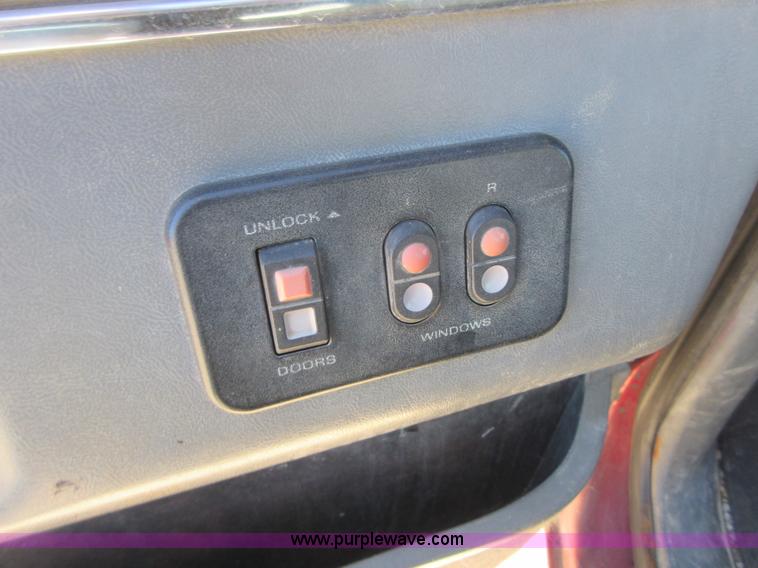 image for item I1936 1993 Ford F150 SuperCab pickup truck