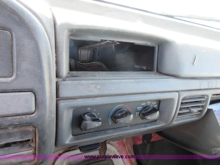 image for item I1936 1993 Ford F150 SuperCab pickup truck