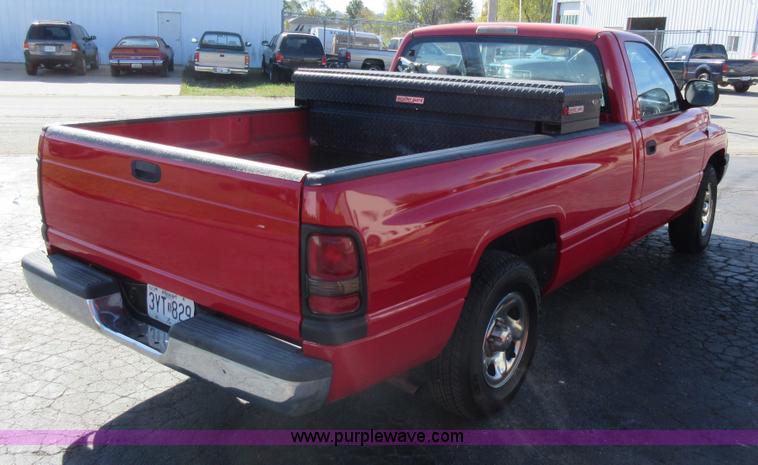 image for item I6328 2001 Dodge Ram 1500 pickup truck