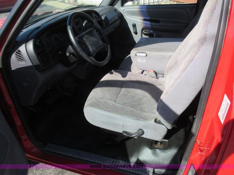 image for item I6328 2001 Dodge Ram 1500 pickup truck