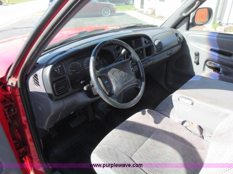 image for item I6328 2001 Dodge Ram 1500 pickup truck