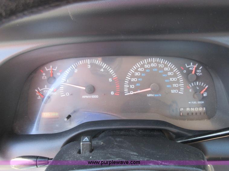 image for item I6328 2001 Dodge Ram 1500 pickup truck