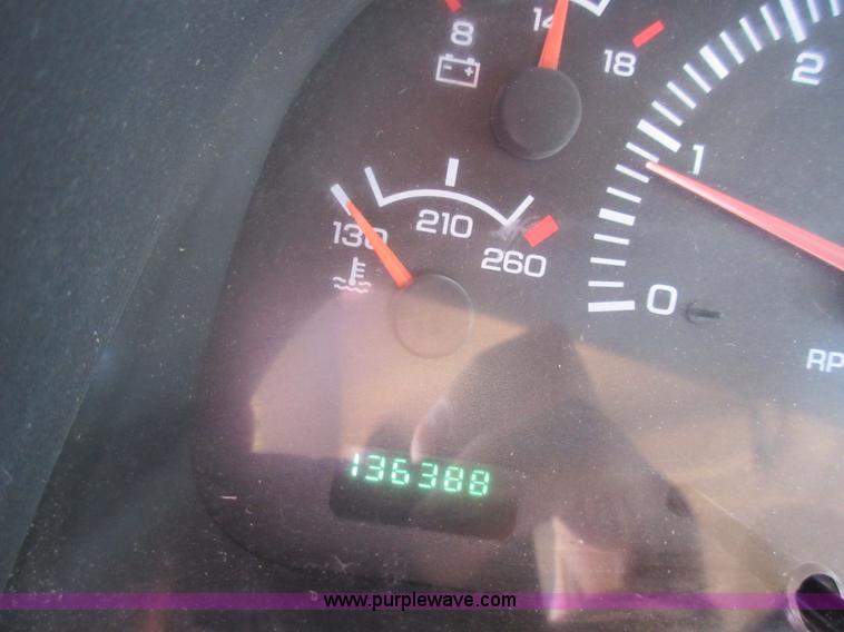 image for item I6328 2001 Dodge Ram 1500 pickup truck