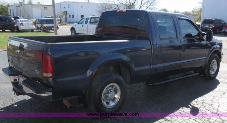 image for item I6329 2002 Ford F250 Super Duty Crew Cab pickup truck