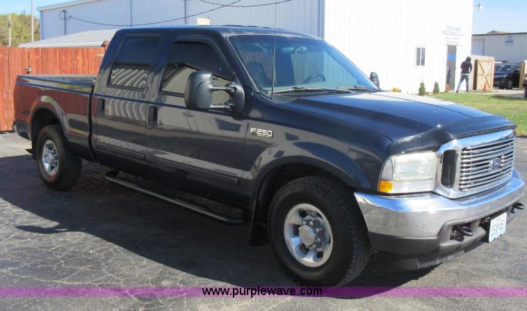 image for item I6329 2002 Ford F250 Super Duty Crew Cab pickup truck