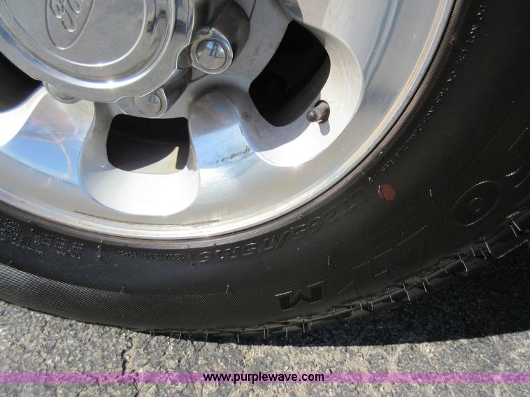 image for item I6329 2002 Ford F250 Super Duty Crew Cab pickup truck