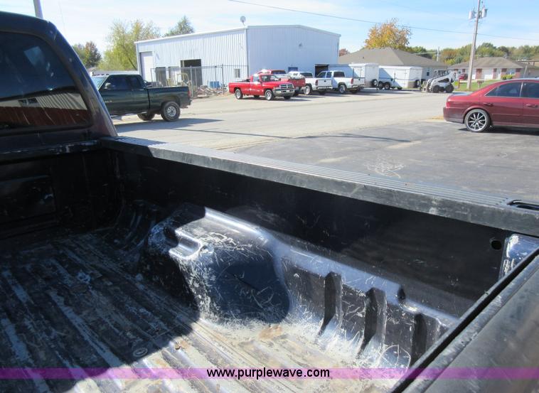 image for item I6329 2002 Ford F250 Super Duty Crew Cab pickup truck