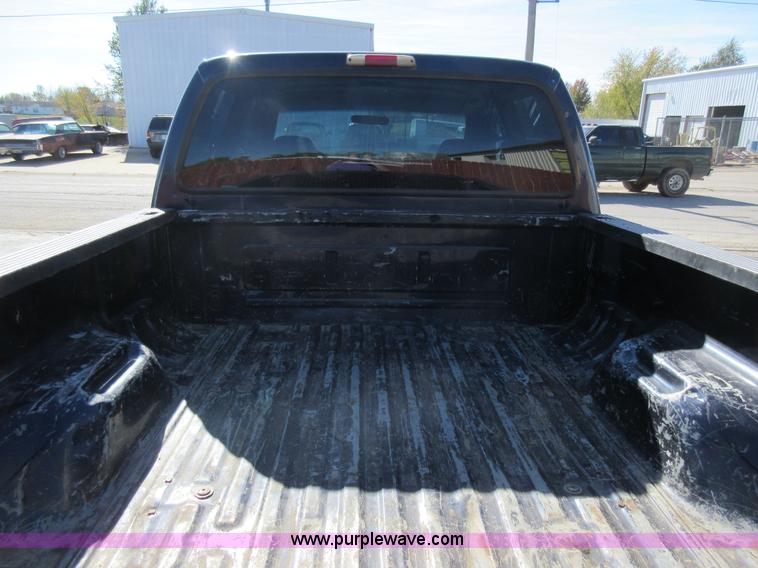 image for item I6329 2002 Ford F250 Super Duty Crew Cab pickup truck