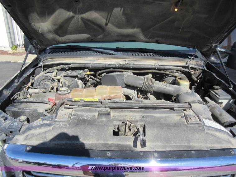 image for item I6329 2002 Ford F250 Super Duty Crew Cab pickup truck