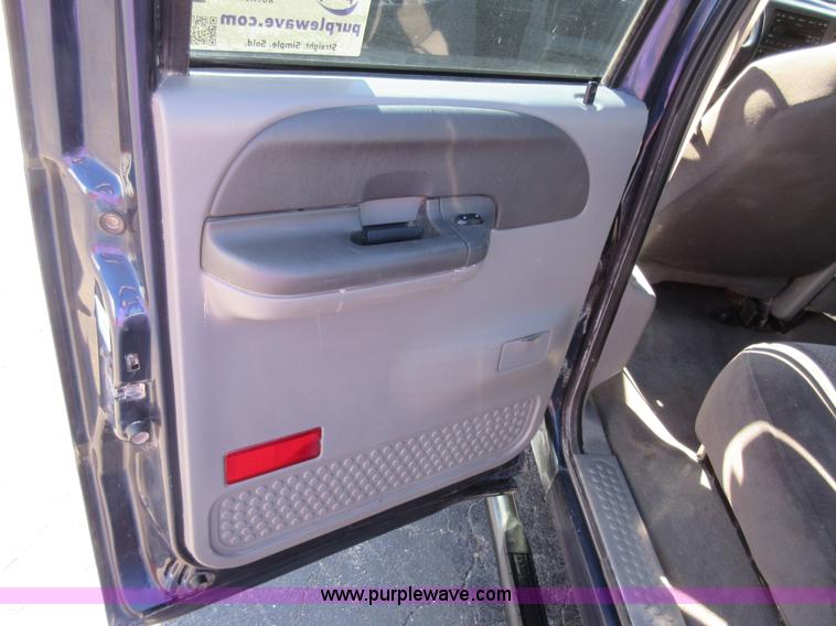 image for item I6329 2002 Ford F250 Super Duty Crew Cab pickup truck