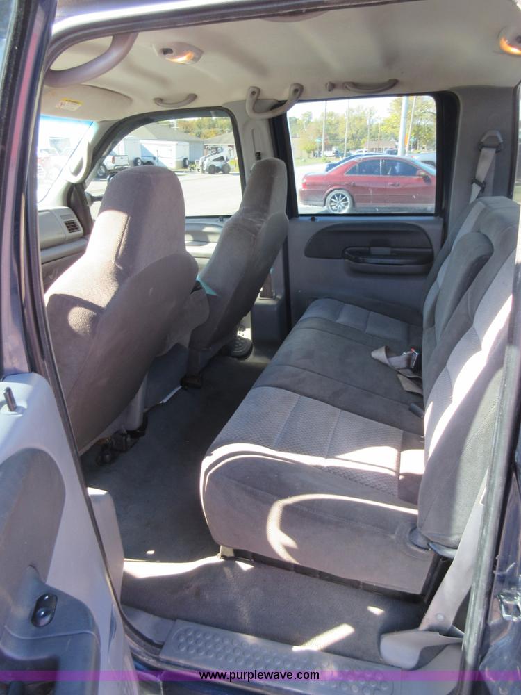 image for item I6329 2002 Ford F250 Super Duty Crew Cab pickup truck