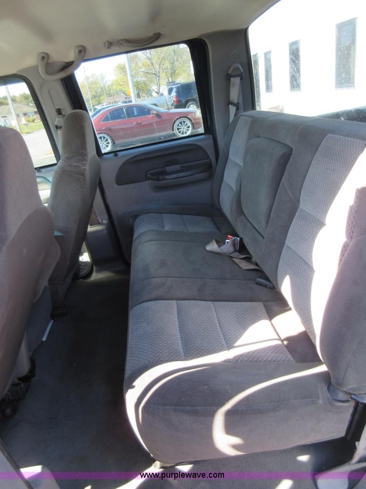 image for item I6329 2002 Ford F250 Super Duty Crew Cab pickup truck