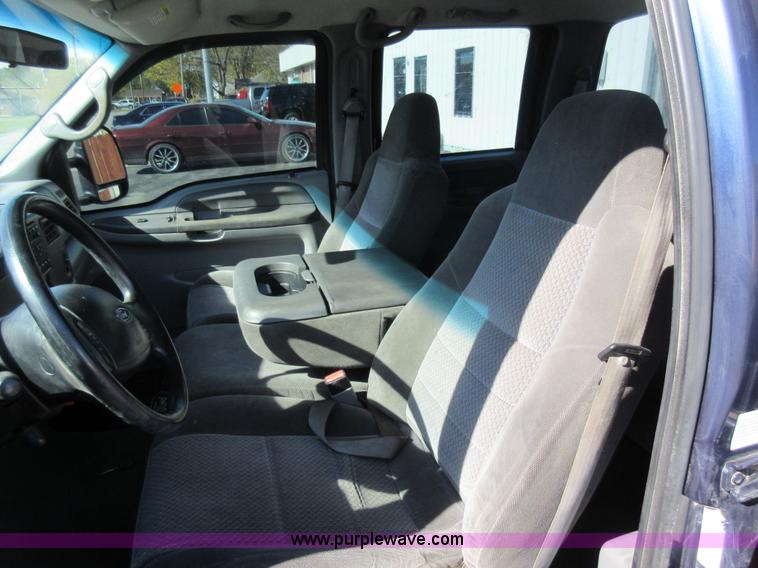 image for item I6329 2002 Ford F250 Super Duty Crew Cab pickup truck