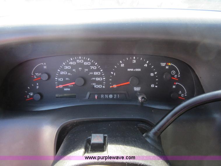 image for item I6329 2002 Ford F250 Super Duty Crew Cab pickup truck