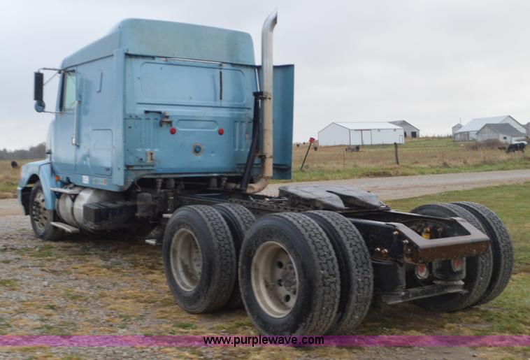 image for item I6338 1996 Volvo WIA semi truck