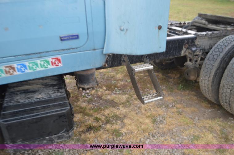 image for item I6338 1996 Volvo WIA semi truck